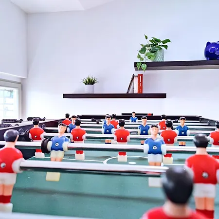 Grosses Modernes Loft Mit Tischkicker, Billiard Und Heimkino In Uni Und Klinik Naehe Maagdenburg Buitenkant foto
