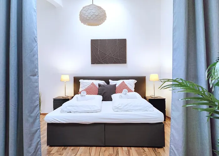 Grosses Modernes Loft Mit Tischkicker, Billiard Und Heimkino In Uni Und Klinik Naehe