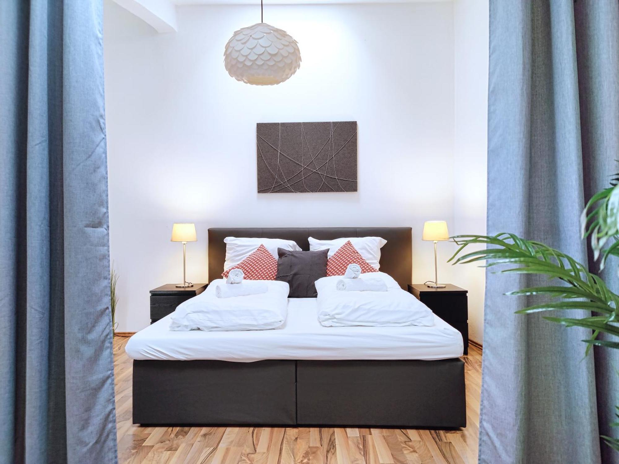 Grosses Modernes Loft Mit Tischkicker, Billiard Und Heimkino In Uni Und Klinik Naehe Magdeburg