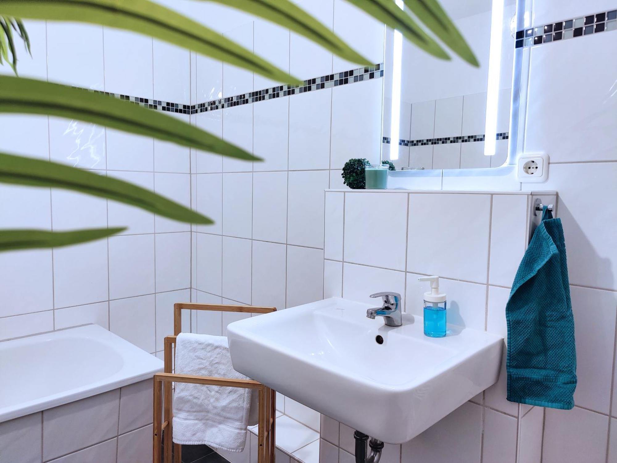 Apartment Grosses Modernes Loft Mit Tischkicker, Billiard Und Heimkino In Uni Und Klinik Naehe Magdeburg