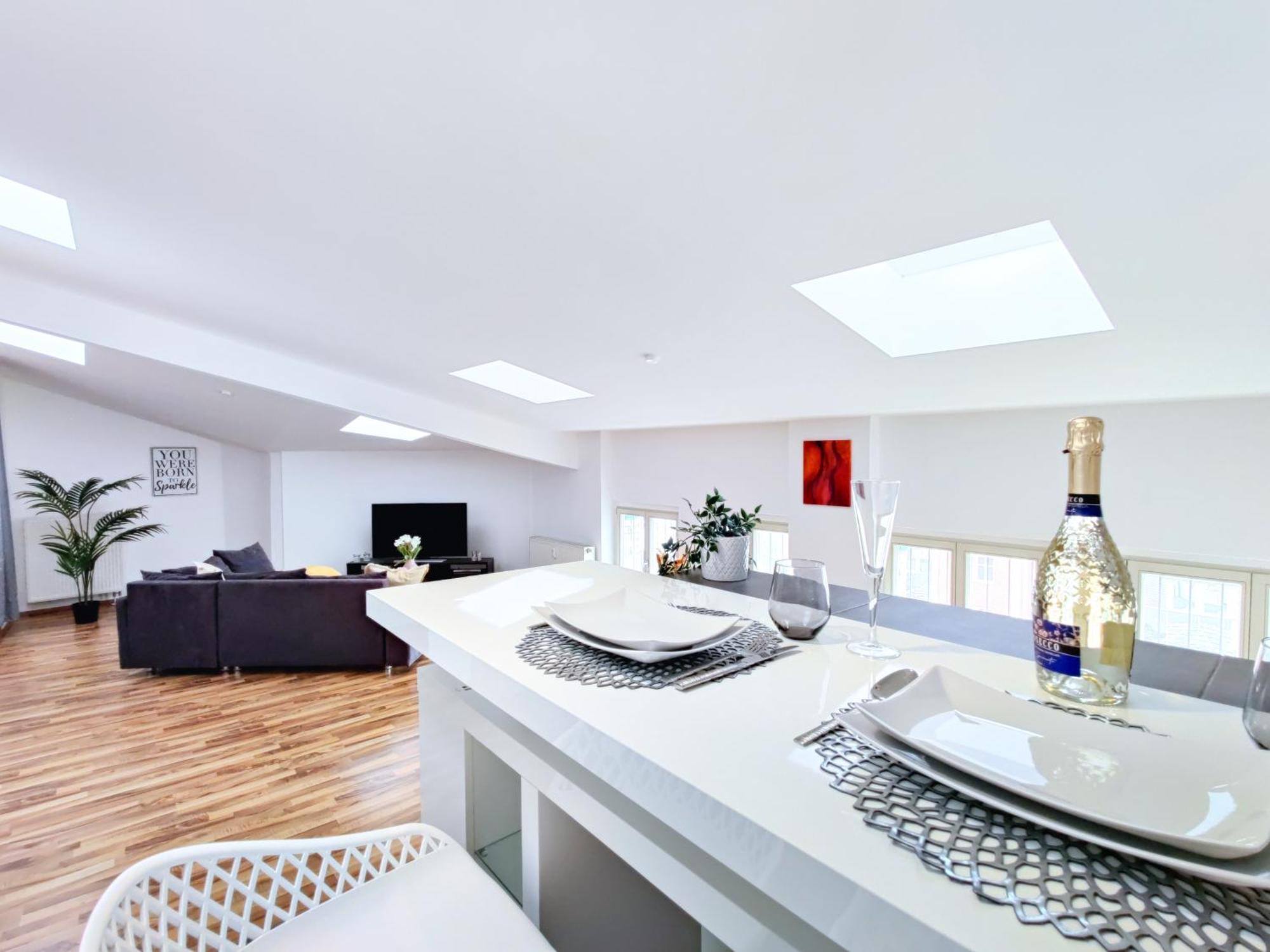 Grosses Modernes Loft Mit Tischkicker, Billiard Und Heimkino In Uni Und Klinik Naehe Apartment Magdeburg